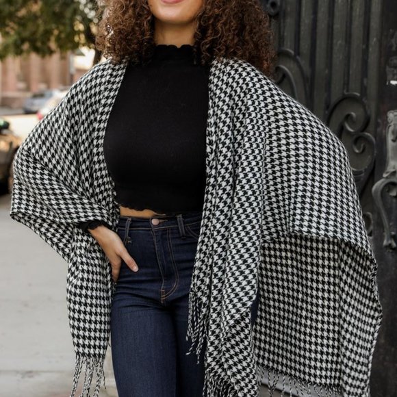 Checkered Hooded, Fringed Houndstooth Ruana with Armholes Houndstooth Ruana
